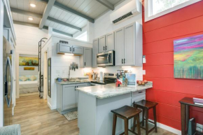 Chic Flat Rock Tiny Home Pool Access!